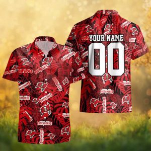 Personalized Tampa Bay Buccaneers NFL Red Floral Beach Hawaiian Shirt