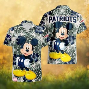 New England Patriots Mickey Mouse Tropical Floral Cream Hawaiian Shirt